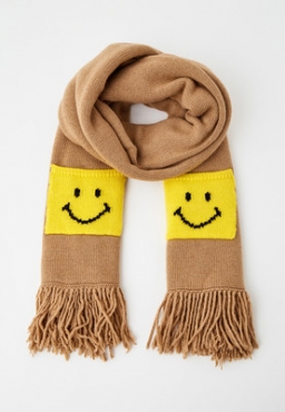 Осенью вам точно нужен уютный шарф-палантин: вот 10 самых ярких вариантов